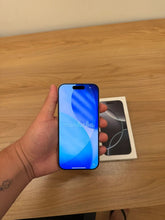 Carregar imagem no visualizador da galeria, Apple iPhone 16 Pro (256 Gb) - Titânio Branco Titânio Branco