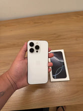 Carregar imagem no visualizador da galeria, Apple iPhone 16 Pro (256 Gb) - Titânio Branco Titânio Branco